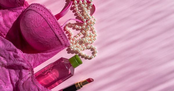 Комплекти білизни: як поєднувати верх і низ